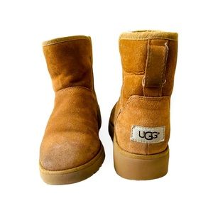 Women’s UGG Wedged Booties (Size 5.5)